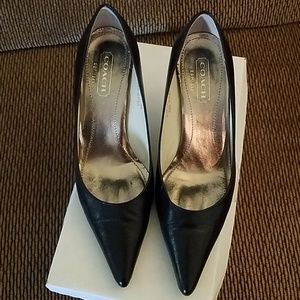 Coach Amy pumps
